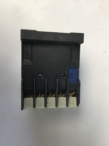 TELEMECANIQUE CA2-KN40 RELAY 110V 50/60HZ