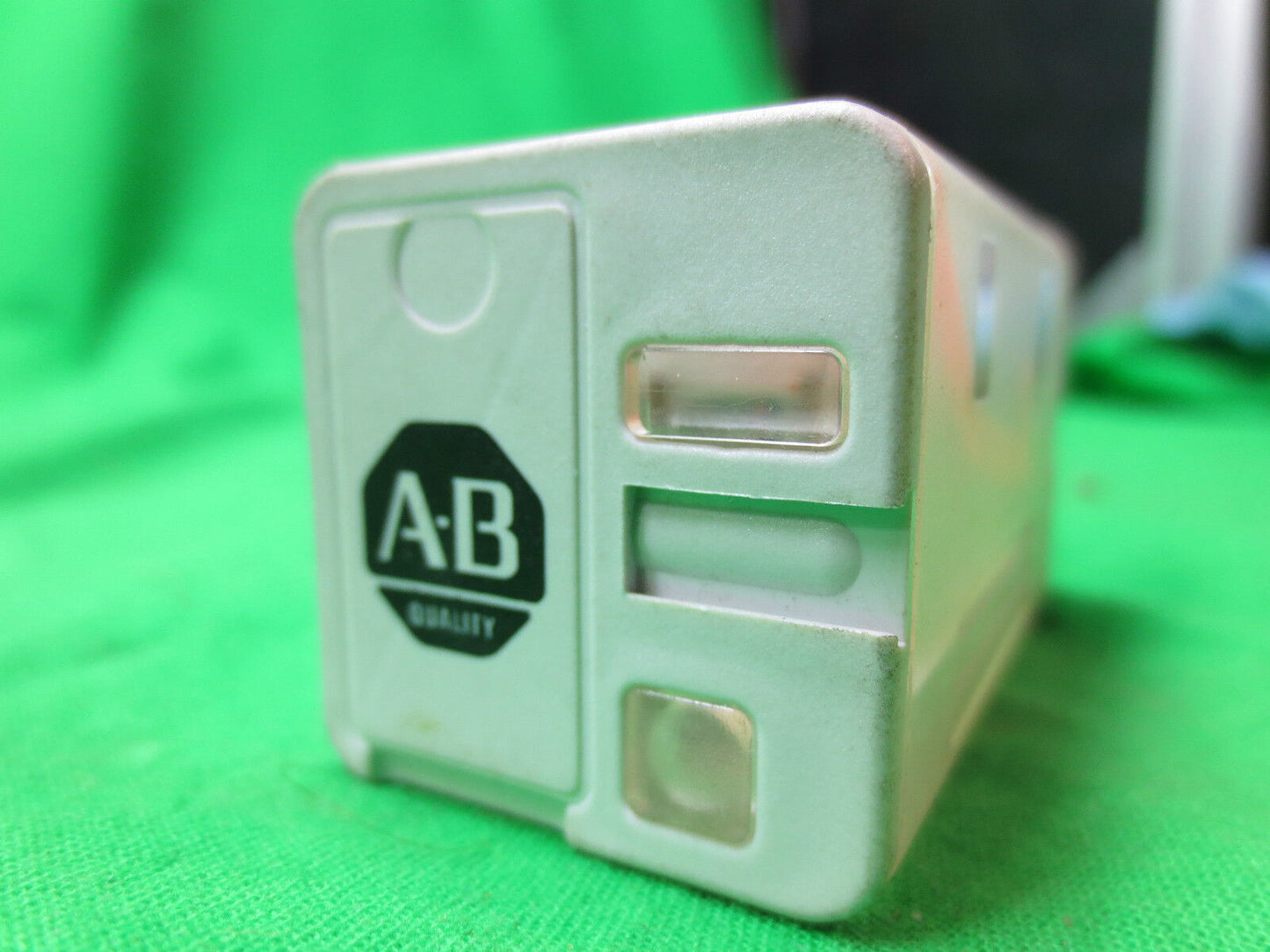 ALLEN BRADLEY 700-HA32A12 Ser. A, RELAY 12VAC
