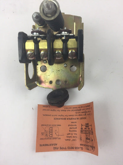 SQUARE D CLASS 9013 TYPE FSG2-S11 PRESSURE SWITCH CLOSE 20 OPEN 40