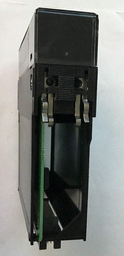 ALLEN BRADLEY 1756-IB16 SER.A 16POINT D/I MODULE FW3.3 24VDC ***LOTOF2***