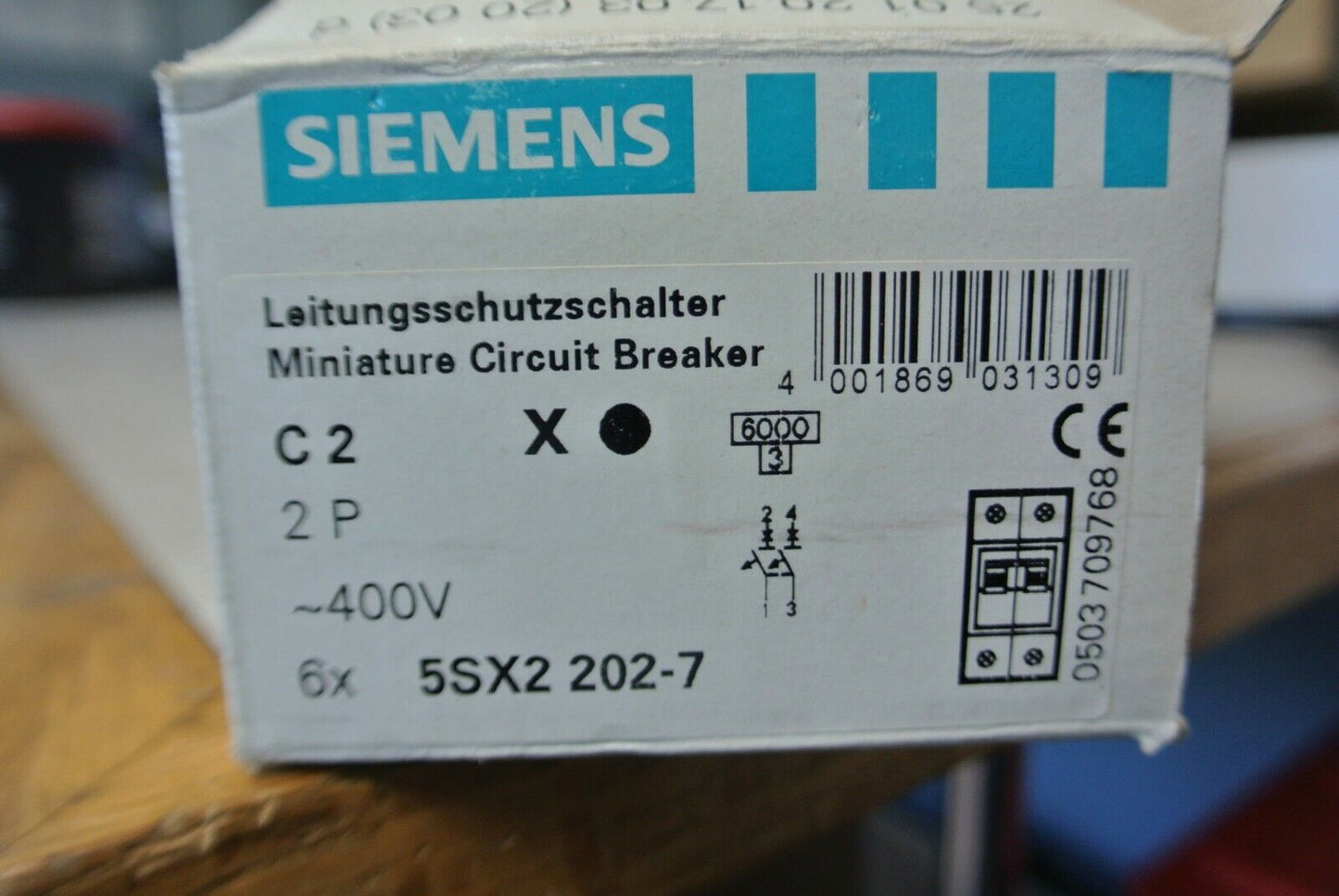 SIEMENS 5SX2 202-7 MINIATURE CIRCUIT BREAKER / 2-POLE / 2A / 400V / NEW SURPLUS