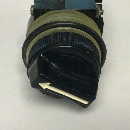 GE CR104B12102 MINIATURE OILTIGHT SELECTOR SWITCH BLACK 2POS 150V 1NO-1NC
