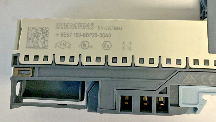 SIEMEN 6ES7 132-6BF00-0CA0 8X24VDC DIGITAL INPUT MODULE W/BASE AND END MODULE