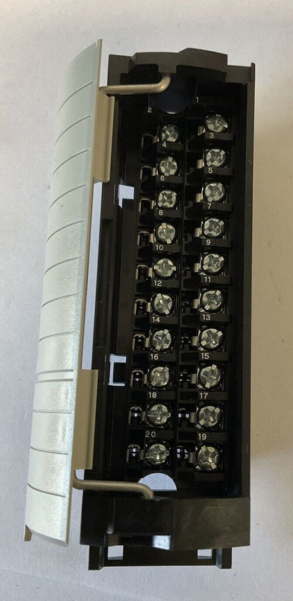 ALLEN BRADLEY 1756-TBNH TERMINAL PLUG AND COVER