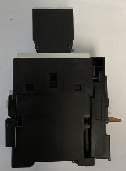 SIEMENS 3RT102-1B..0 W/3RH1921-1FA22 CONTACTOR 50/60HZ 600VAC W/3RT1926-1TR00