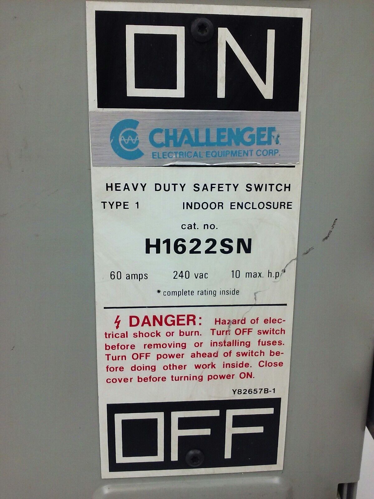 CHALLENGER H1622SN, H.D. SAFETY SWITCH, TYPE 1 INDOOR, 60A, 240V, FUSIBLE, NEW