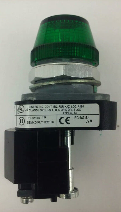 ALLEN BRADLEY 800T-P16R SER. T, PILOT LIGHT 120V 50/60HZ, W/ 800T-N326 120V 60HZ