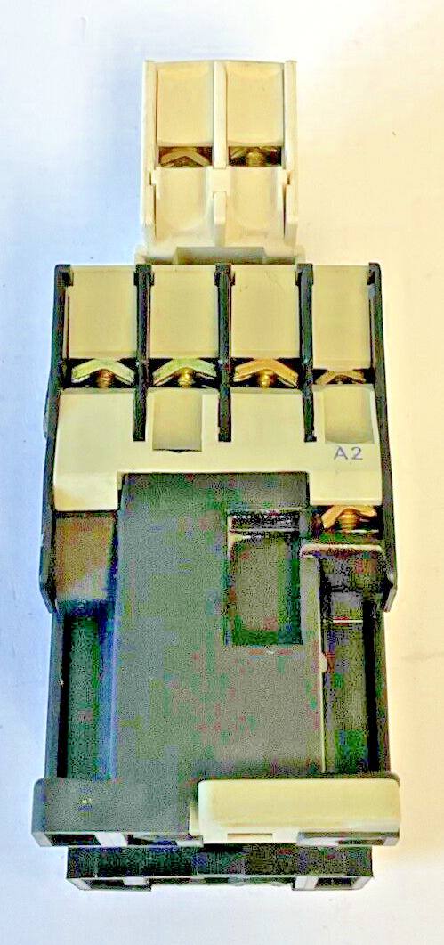 TELEMECANIQUE SQUARE D LC1D1801, LADN11, LA4DA1E CONTACTOR LC3D320B70SB261