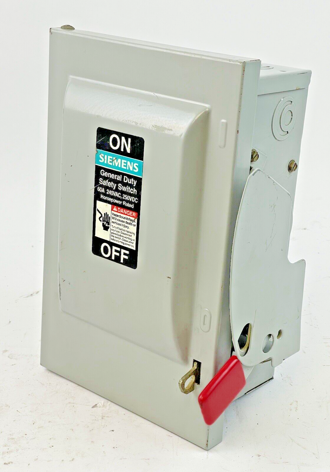 SIEMENS - GNF322 - SAFETY SWITCH - 3 POLE, 60A, 240 VAC, 250 VDC, NEMA 1