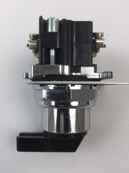CUTLER HAMMER 10250T3023 SELECTOR SWITCH WITH 10250T/91000T/E34 CONTACT