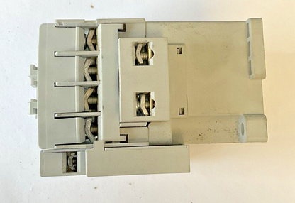ALLEN-BRADLEY 100-C12*10 CONTACTOR SER.A W/100-S AUX CONTACT SER.B