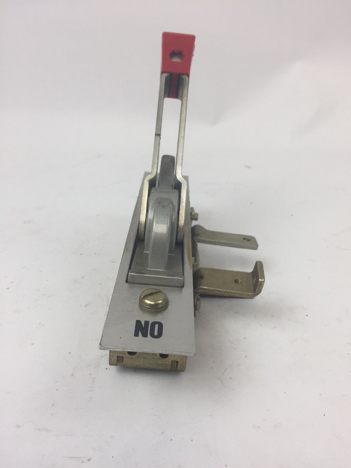 WESTINGHOUSE SM150R SAFETY HANDLE MECHANISM