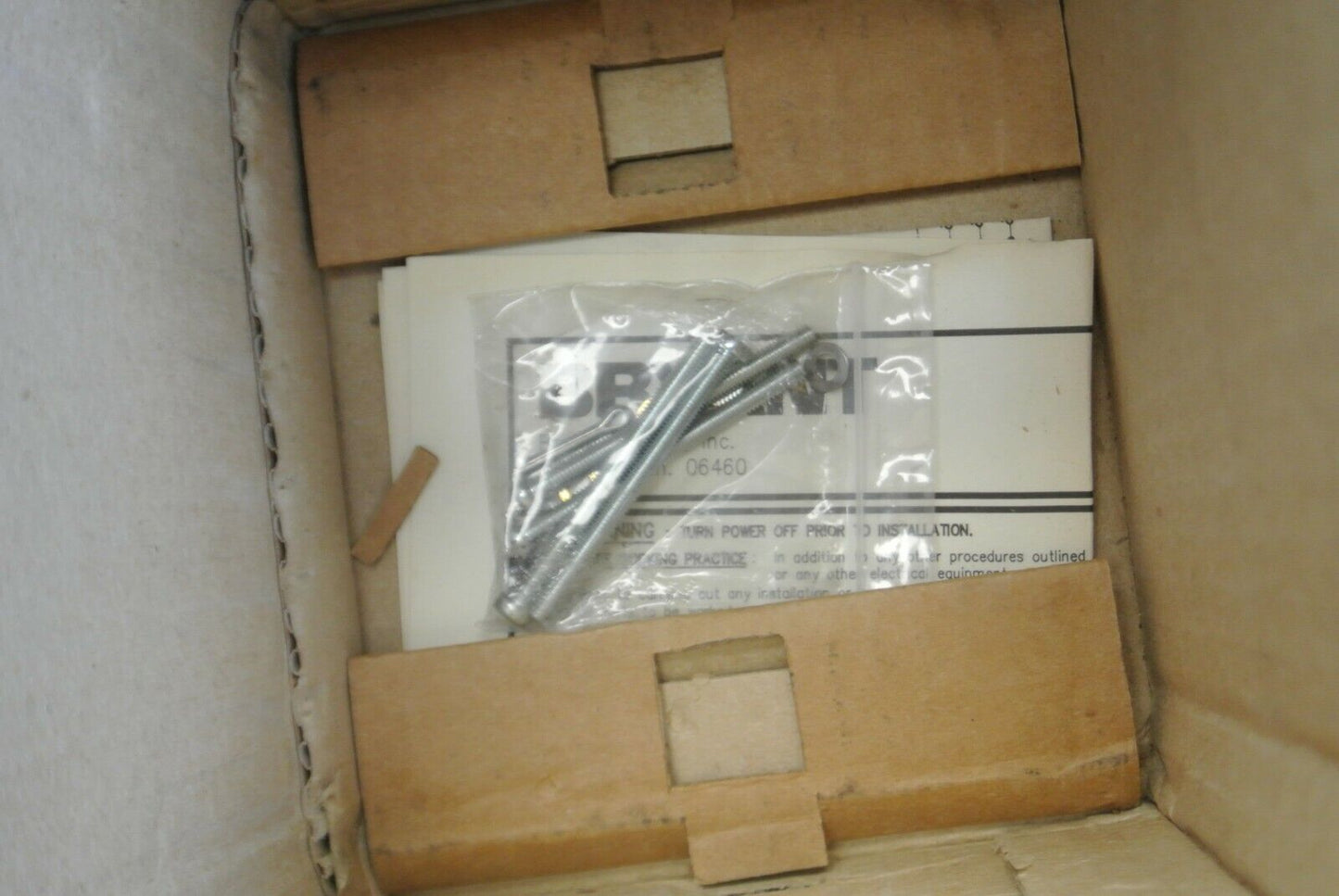 BRYANT 67FSJ60 FUSED DISCONNECT SWITCH / 60A / 3-POLE / TYPE J / NEW SURPLUS