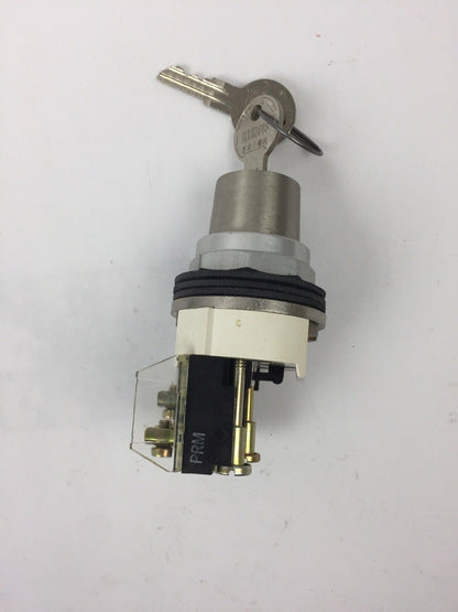 ALLEN BRADLEY 800T-H51A SELECTOR SWITCH SER T KEY 2 POSITION SPRING RETURN