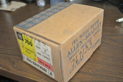 ALLEN-BRADLEY 700-BR420A1 / AC CONTROL RELAY / 6 POLE (4 NO, 2 NC) / NEW SURPLUS
