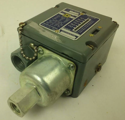 SQUARE D 9012 ACW1S11 SER.B, PRESSURE SWITCH, SET 40-44 PSI, FORM V, 9012 ACW1