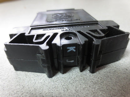 ALLEN-BRADLEY 1492-G100 Ser. B CIRCUIT BREAKER 10A, 250VAC MAX