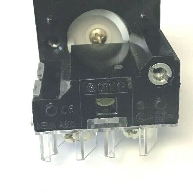 GENERAL ELECTRIC CR104P SELECTOR SWITCH 3POS. NEMA A600