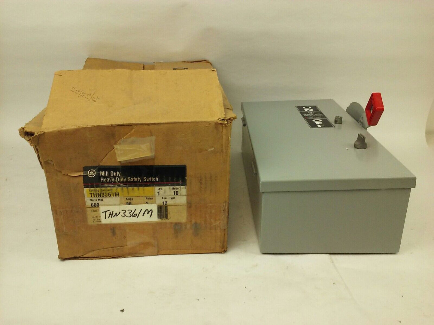 GE THN3361M, SAFETY SWITCH, 30A, 600VAC/250DC, TYPE 1/5/12 ENCLOSURE, MAX H.P.30