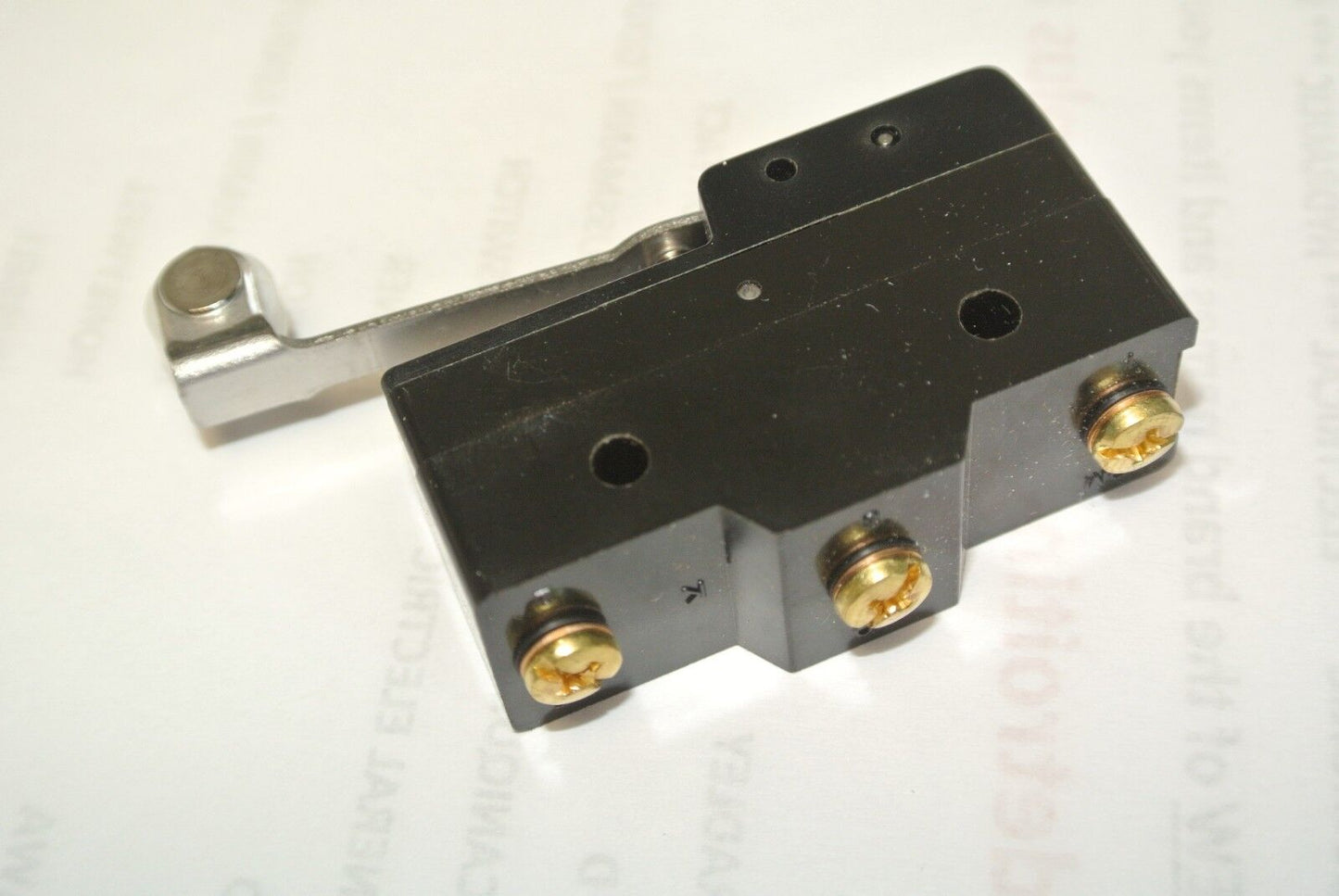 OMRON Z-15GW2-B7-K / GRAINGER 6X285 SNAP ACTION ROLLER LIMIT SWITCH NEW SURPLUS