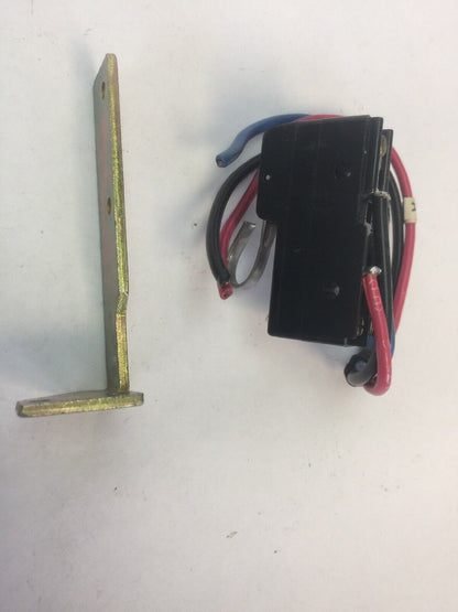 WESTINGHOUSE/CUTLER HAMMER 458D067G03 LH AUXILIARY SWITCH 120VAC 60HZ 10AMP