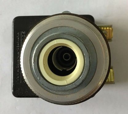SQUARE D KP-7 PILOT LIGHT 240V 60HZ SER.A