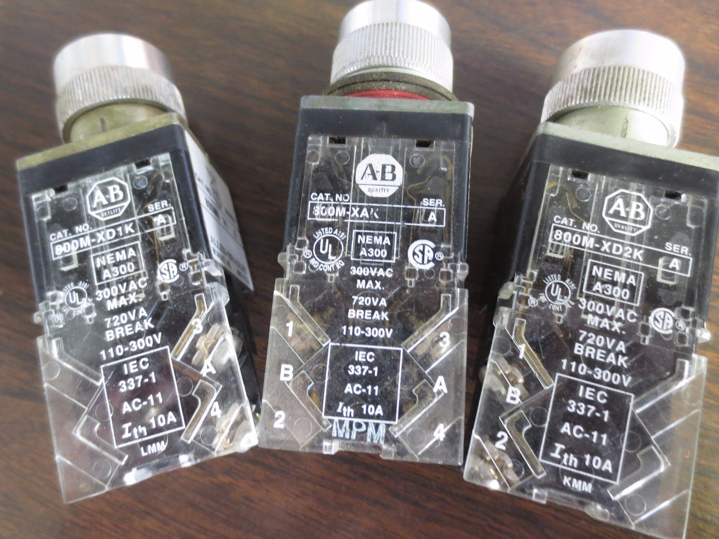 ALLEN-BRADLEY 800MR-A1, 800MR-A2, 800MR-A6 PUSHBUTTONS & 2-POS. SELECTOR SWITCH
