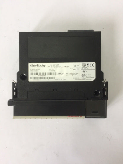 ALLEN BRADLEY 1756-0B32 DC OUTPUT SER A DC OUT 32PT 10-31.2VDC