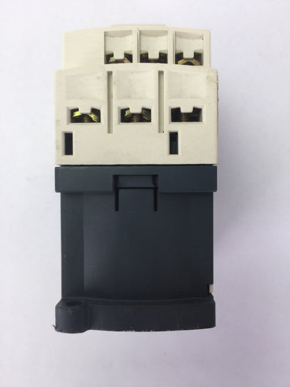 TELEMECANIQUE CAD32 BL RELAY 600VAC 10A  COIL 24VDC 2,4 W LAD4TBDL 5-24V
