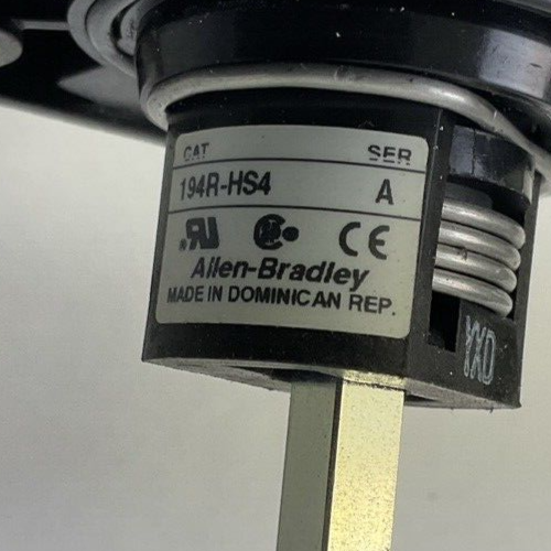ALLEN BRADLEY 194R-NJ030P3 SER B DISCONNECT SWITCH 194R-HS4 SER A OPERATING HAND