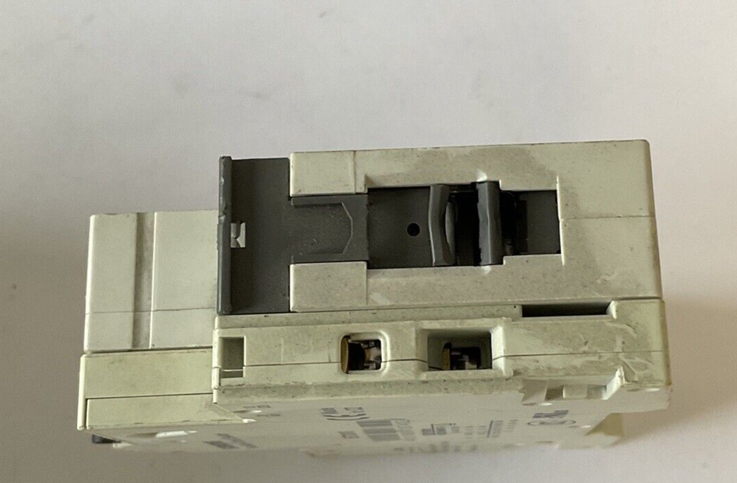 SIEMENS 5SY41 MCB C10 CIRCUIT BREAKER 230/400V W/5ST3010 CIRCUIT SWITCH *LOTOF2*