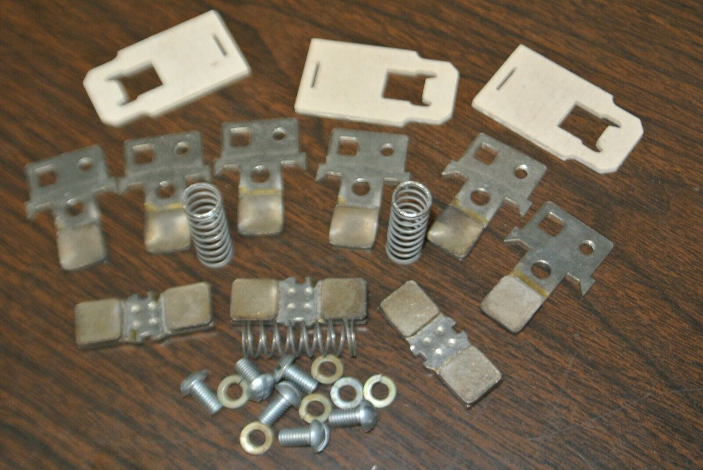 CUTLER-HAMMER 6-331-17 CONTACT KIT / 3 POLE / 50-60A / NEW SURPLUS