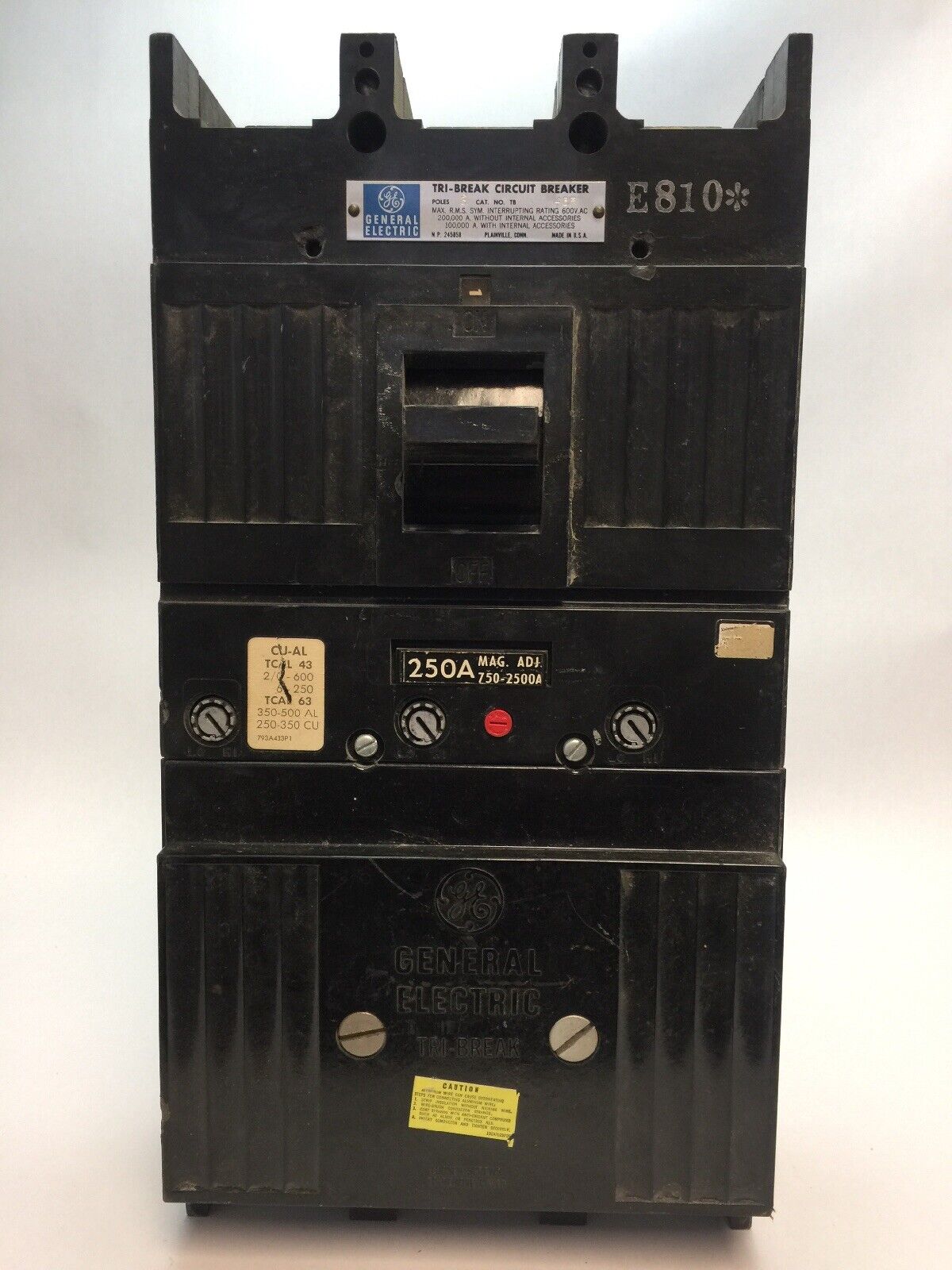 GE TB43F TRI-BREAK CIRCUIT BREAKER 600VAC 250A TRIP A6KA CURRENT LIMITING FUSES