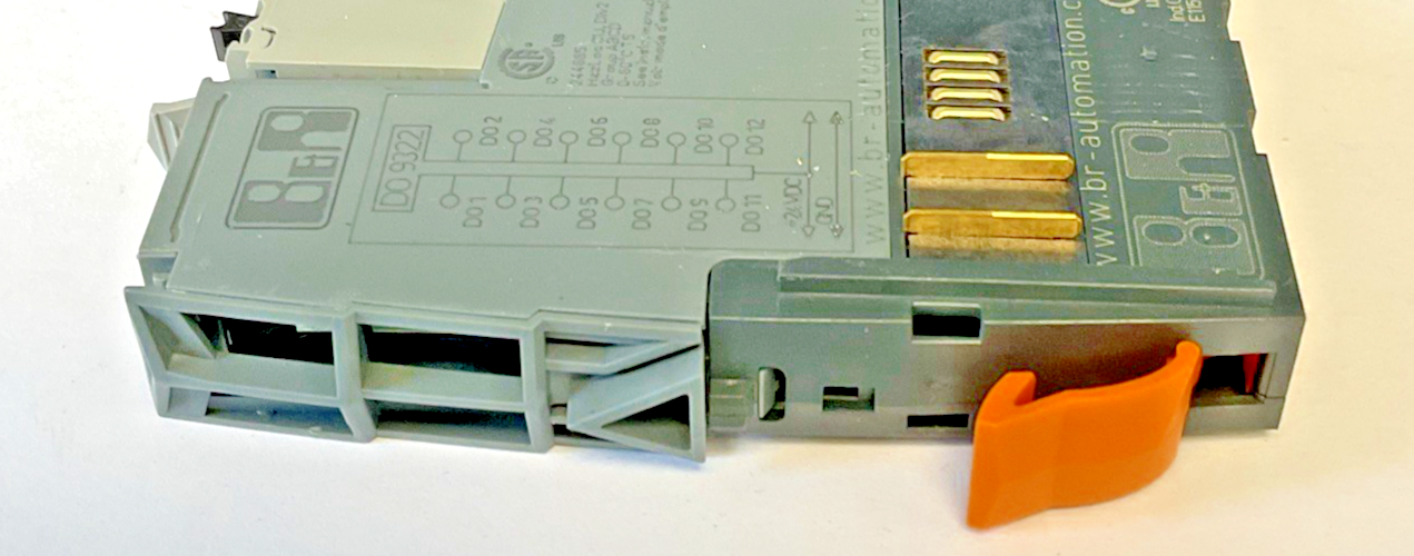 B&R X20 D0 9322 DIGITAL OUTPUT PLC REV.IO / X20 BM 11 REV. G0 BASE