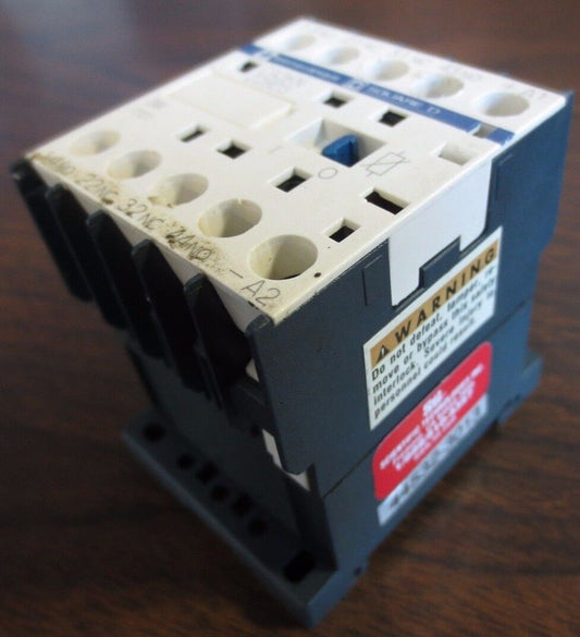 TELEMECANIQUE CA3KN22BD3 CONTROL RELAY - 600VAC, 10A