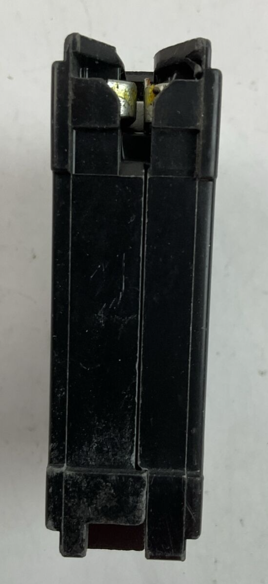 SQUARE D HOM120 CIRCUIT BREAKER 20AMP 1POLE 120/240VAC ( LOT OF 9 )