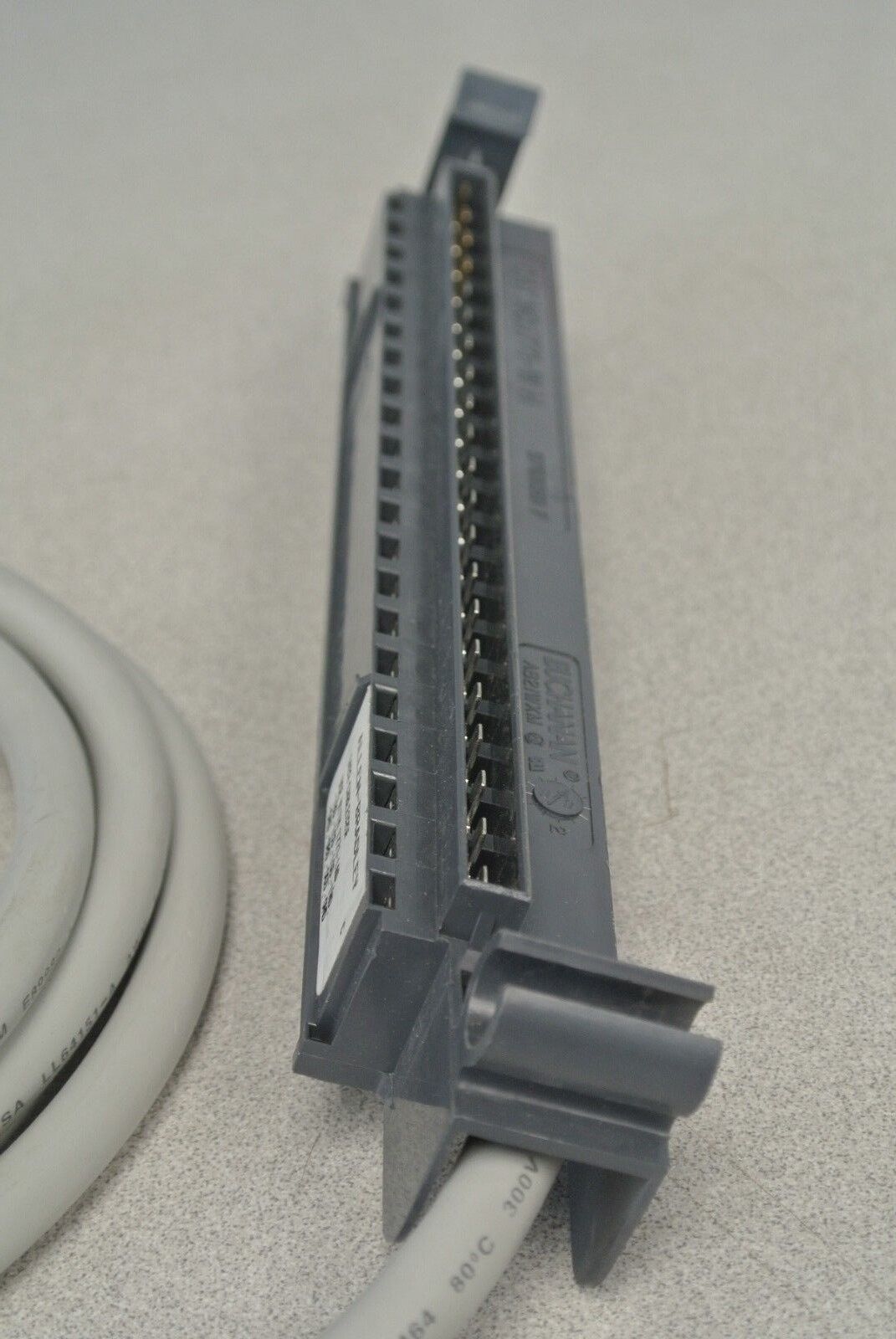 ALLEN-BRADLEY1492-CABLE025F Ser. C PRE-WIRED CABLE for 1771 DIGITAL I/O / 2.5m