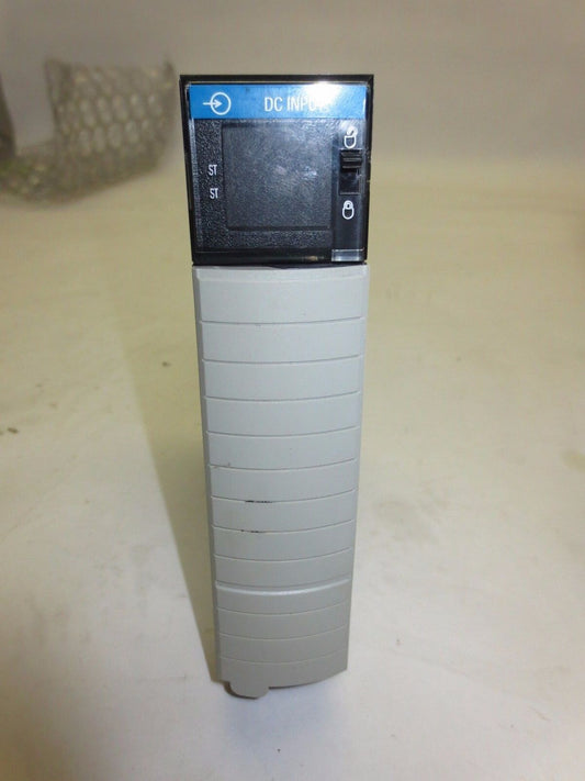 ALLEN-BRADLEY 1756-IV16/A Ser. A CONTROLLOGIX DC INPUT16PT 24VDC SOURCE 10-30VDC