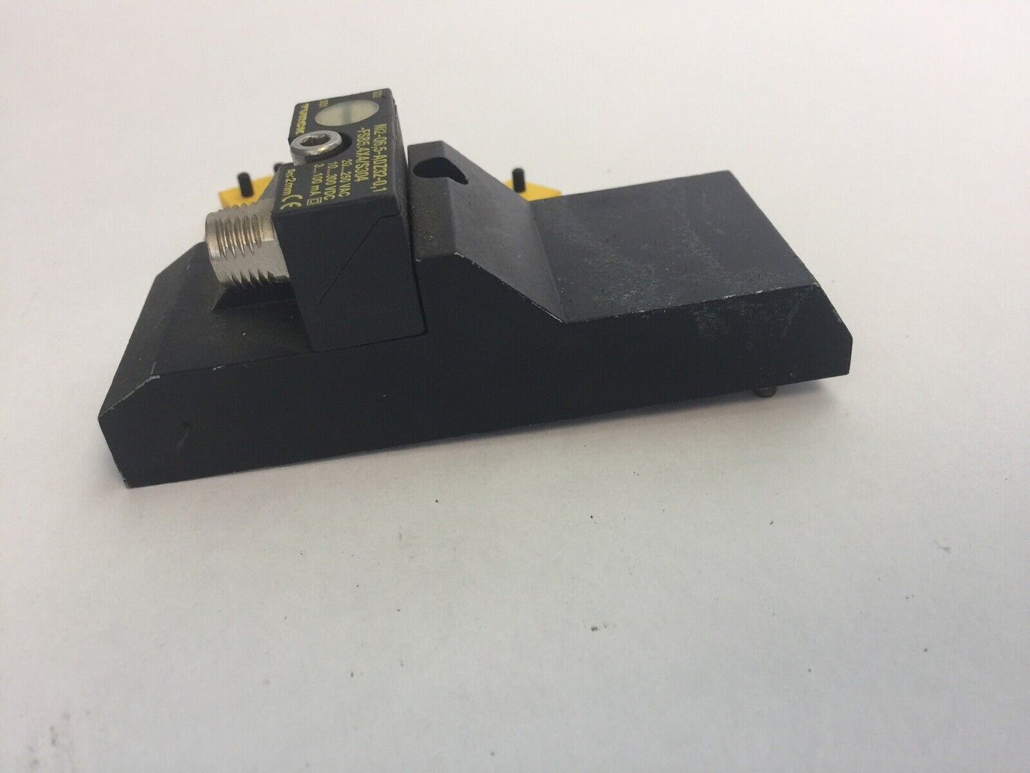 TURCK NI2-Q6,5-ADZ32-0,1-FSB5.4X4/S304 SWITCH 20...250VAC 10...300VDC 3...100mA