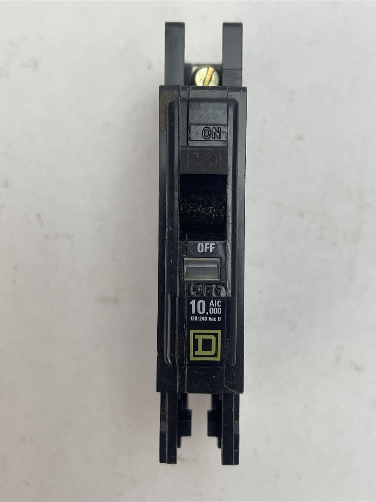 SQUARE D QOU120 CIRCUIT BREAKER W/ VISI-TRIP INDICATOR 20A 120/240VAC 1P SER 2