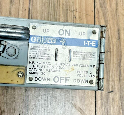 GOULD / ITE V2A3211 TWIN PANELBOARD SWITCH HP 7 1/2 240V/250VDC 3POLE 30A 3PH