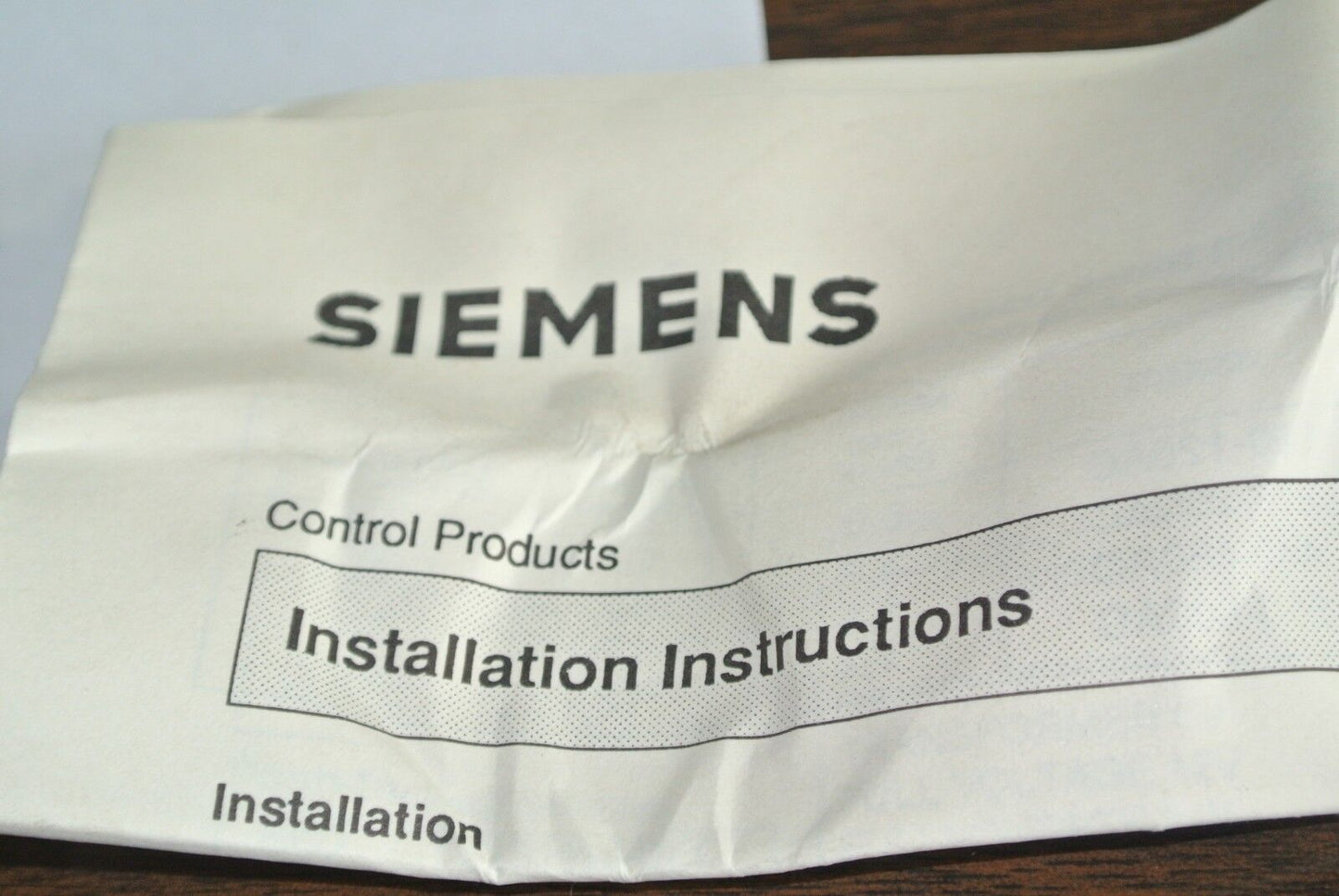 SIEMENS 3SB02-LFCR - 22mm RED PILOT LIGHT - FULL VOLTAGE 24V / P30PLF1 NEW SURPL