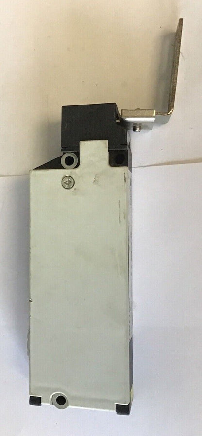 RITTAL SZ 2418 SAFETY DOOR INTERLOCK 24VDC 400V 4KV