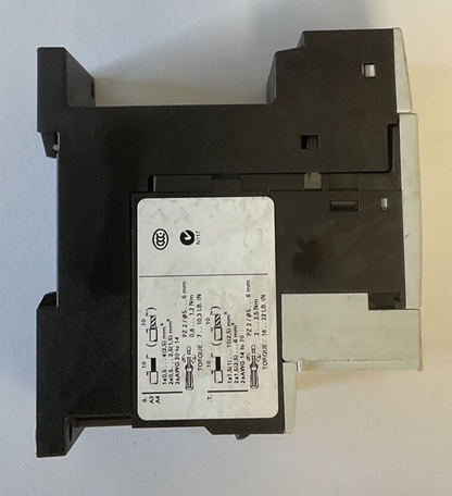 SIEMENS 3RB2026-1SB0 RELAY 600VAC W/3RB2923-0AA1 TERMINAL SUPPORT BRACKET