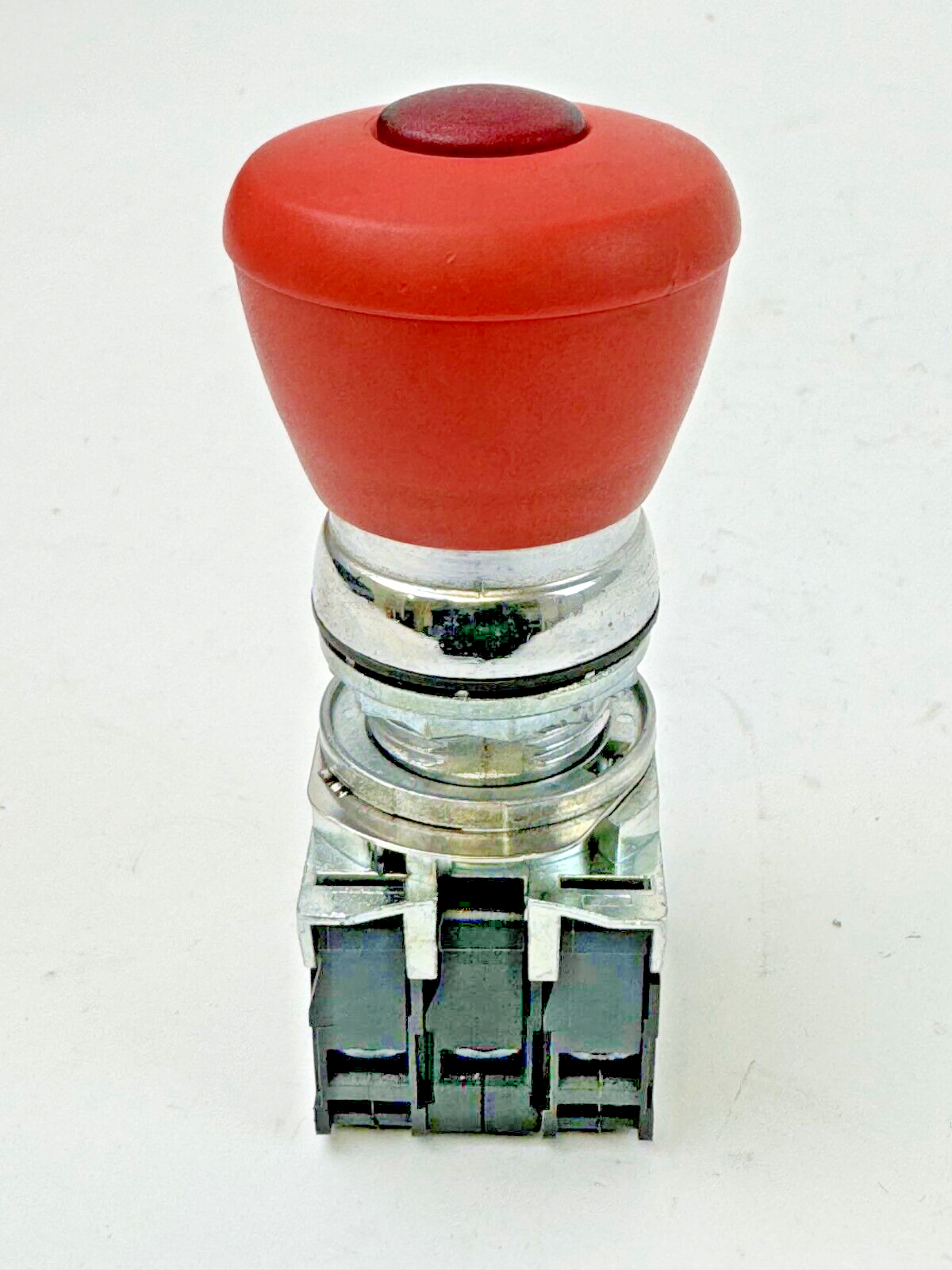 ALLEN-BRADLEY - 800F-N3R SER. B - RED PUSH BUTTON W/ 800F-X10 / A & 800F-X01 / A