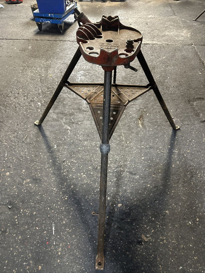 RIDGID NO 450 CHAIN PIPE VISE TRISTAND 1/8 TO 5