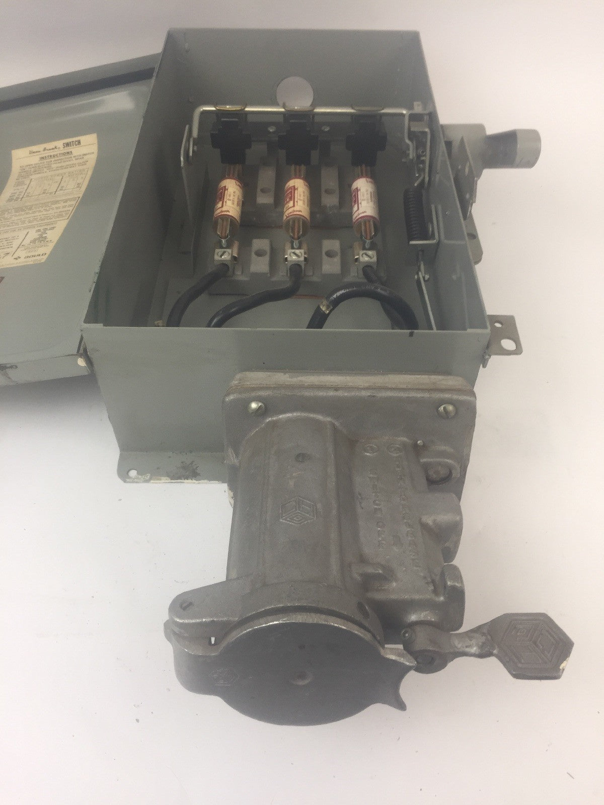 GOULD I-T-E F353H-CH FUSIBLE SAFETY SWITCH 600VAC 250VDC 100AMP 3PH 75HP 3 POLE