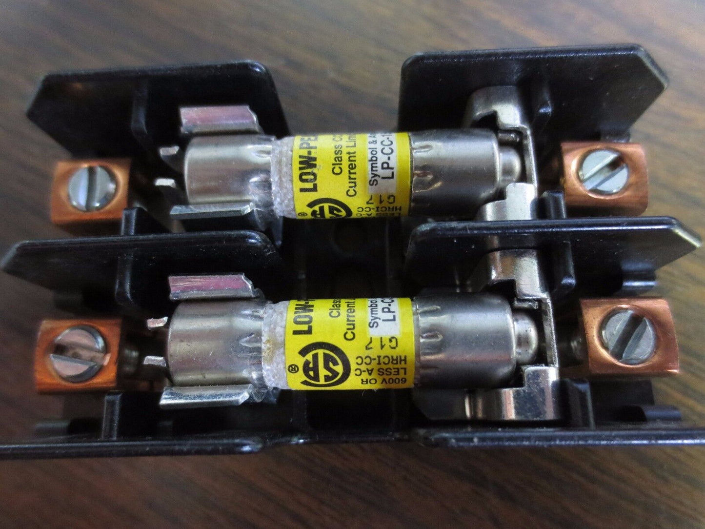 BUSS BC6032B FUSE BLOCK w/ TWO FUSES (LP-CC-15)