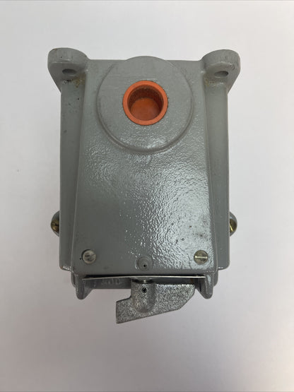 TELEMECANIQUE 2080-ZQ11 PUSHBUTTON STATION 600VAC