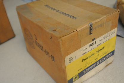 SQUARE D 9013 AHG-3 S4 PRESSURE SWITCH / CLOSE 425 / OPEN 500 / NEW SURPLUS